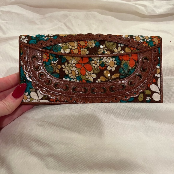 Isabella Fiore Morning Dew Hobo and Wallet - Picture 4 of 6